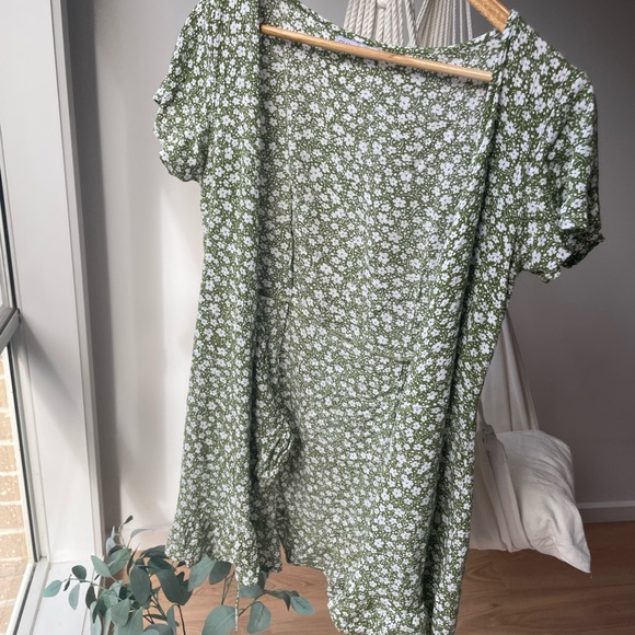 Ghanda - Green Wrap Dress - Picture 3 of 3